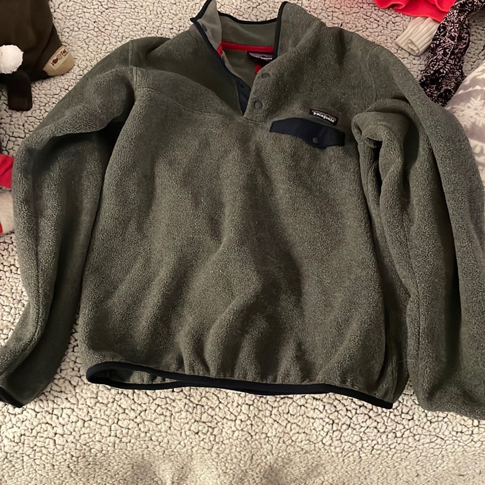 patagonia fleece sweatshirt